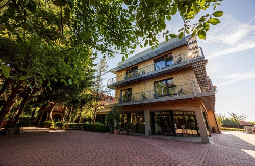 Brezineves Hotel | Hotel Frýdl