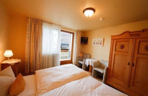 Immenstaad am Bodensee Hotel | Hotel Garni Gästehaus Merk