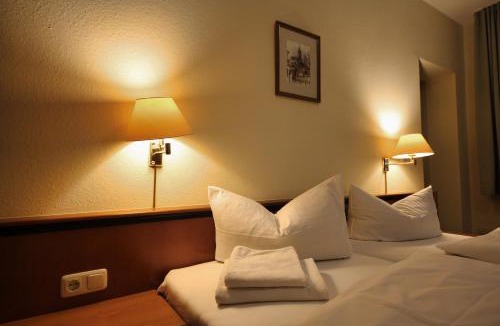 Dingolfing Hotel | Hotel-Gasthof Postbräu Dingolfing