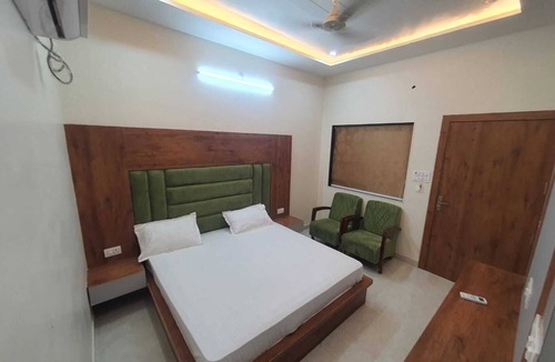 Govardhan House | Hotel Govardhan Inn