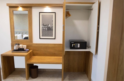 Bandra West Hotel | Hotel Grace Galaxy