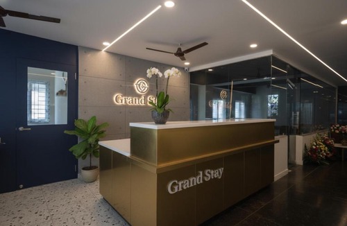 Ameerpet House | Hotel Grand Stay Park Near Ameerpet Metro Station & GVK One Mall