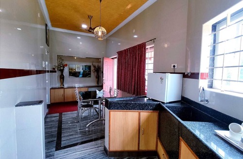 Yercaud Hotel | Hotel Gvs Residency