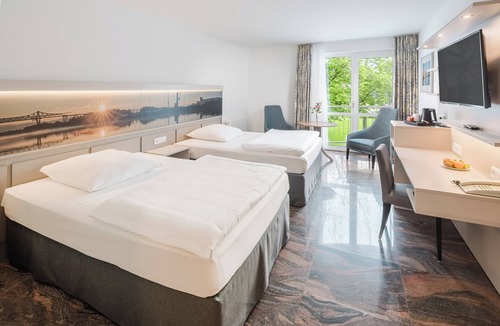 Buedelsdorf Hotel | Hotel Heidehof Garni