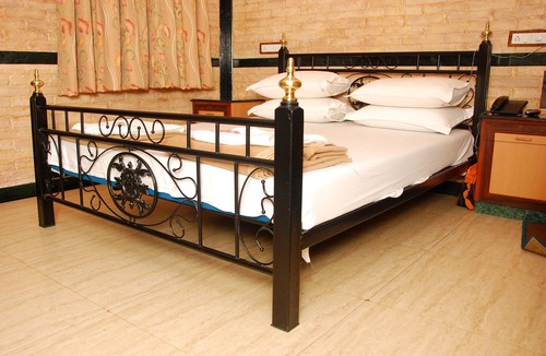 Girgaon Hotel | Hotel Hira