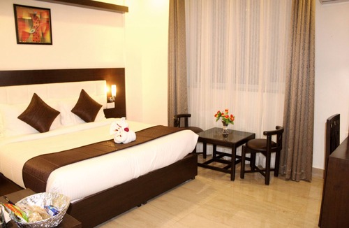 Rishikesh Hotel | Hotel Holiday Hill