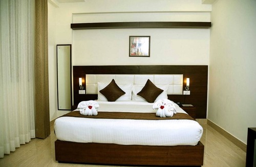 Rishikesh Hotel | Hotel Holiday Hill