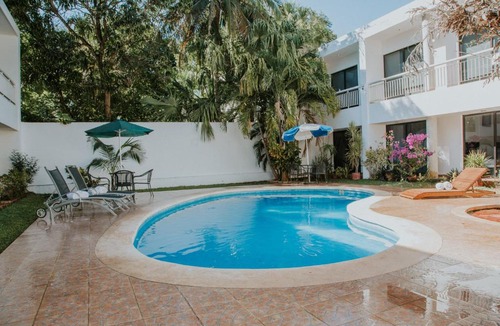 Zona Paseo Montejo Hotel | Hotel Holly