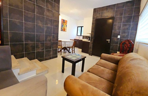 Zona Paseo Montejo Hotel | Hotel Holly
