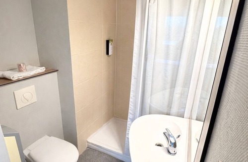 Istres Hotel | Hotel HubOne3 Istres