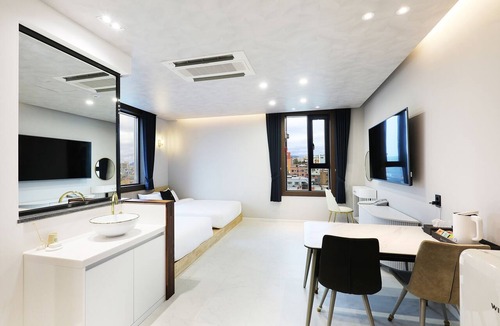 Chuncheon Hotel | Hotel Intro Chuncheon