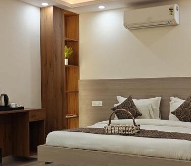 East of Kailash Hotel | Hotel Ivaan Homes opposite to Iskcon Temple East of Kailash New Delhi