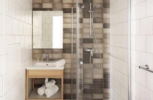 Issy-les-Moulineaux Hotel | Hotel Izzy