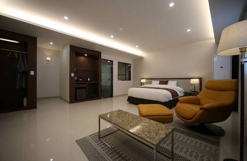 Gumi Hotel | Hotel J's