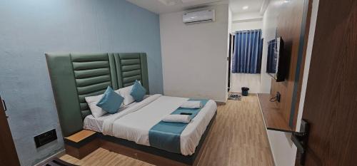 Udhna Hotel | Hotel Jalsa