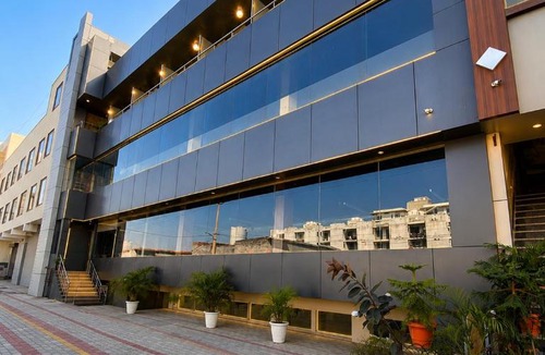 Zirakpur Hotel | Hotel JBX Regency Zirakpur Chandigarh # Family Hotel # Top Rated Property