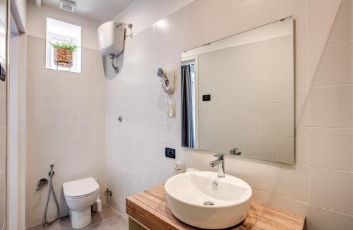Rione III Colonna Hotel | Hotel King