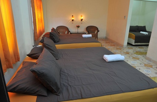 Wates Hotel | Hotel King's