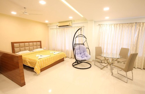 Kolhapur Hotel | Hotel Kohinoor Square