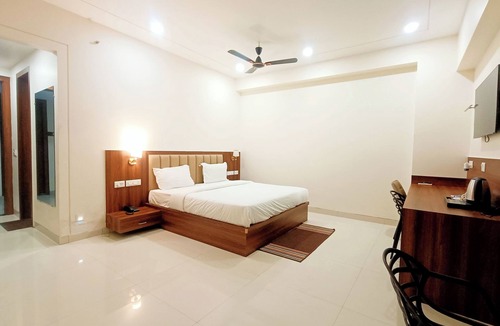Vrindavan Hotel | Hotel Krishna Anandam Regency