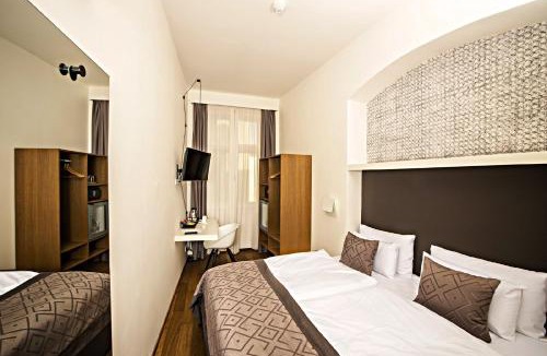 Kalyanpur House | Hotel Krishna place