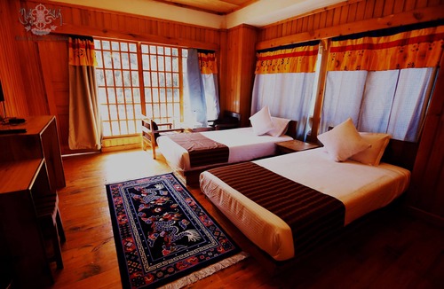 Phobjikha Valley Hotel | Hotel Kuenphen Norbuding