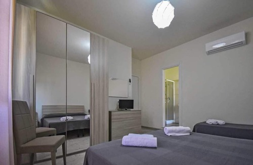 Marina di Carrara Hotel | Hotel la pineta