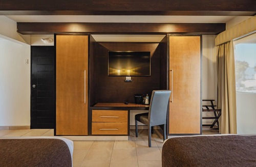 Playa Ensenada Hotel | Hotel La Pinta