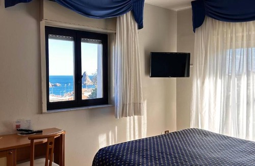 Aci Trezza Hotel | Hotel Lachea