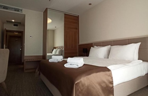Podgorica Hotel | Hotel Lazaro