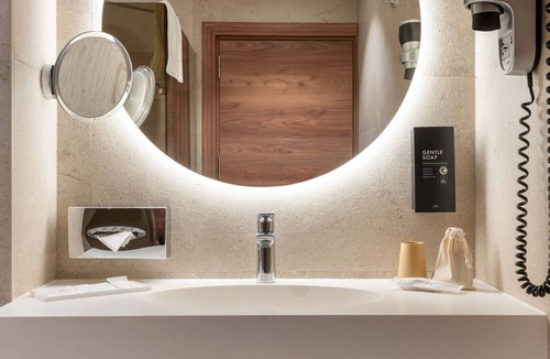 Naninne Hotel | Hotel Le 830