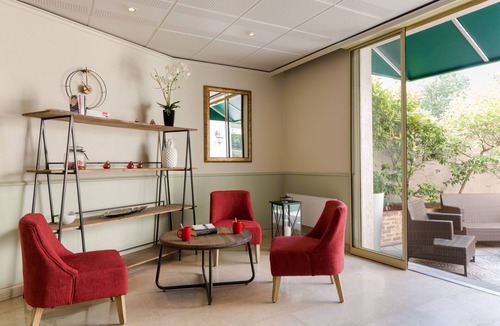 Rueil-Malmaison Hotel | Hotel Le Cardinal Rueil Centre