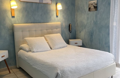 Roquemaure Hotel | Hotel Le Clément V