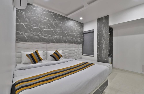 Surat Hotel | Hotel Le Grand