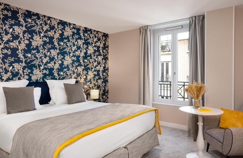 Quartier de la Folie-Mericourt Hotel | Hotel Le Mareuil