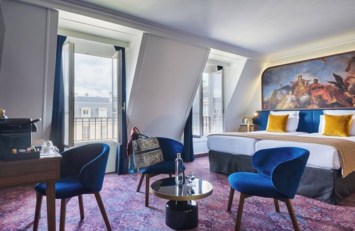 Notre-Dame Hotel | Hotel Le Versailles