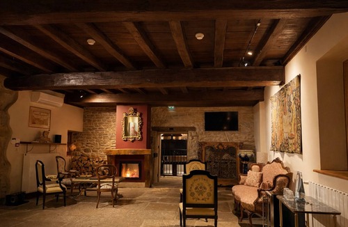 Gevrey-Chambertin Hotel | Hotel Les Deux Chevres Gevrey-Chambertin
