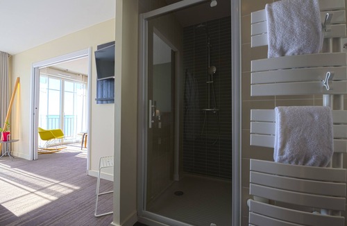Quartier du Casino Hotel | Hotel Les Flots - Chatelaillon Plage