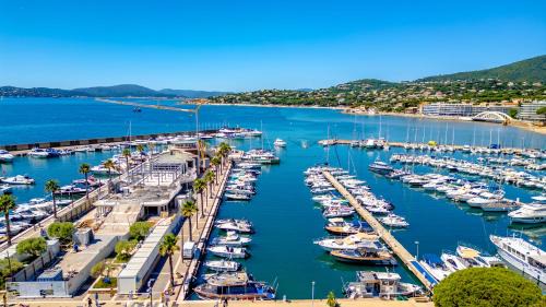 Sainte-Maxime City Centre Hotel | Hotel Les Palmiers