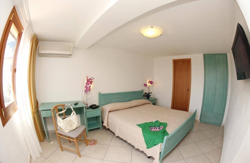 Fetovaia Hotel | Hotel Lo Scirocco
