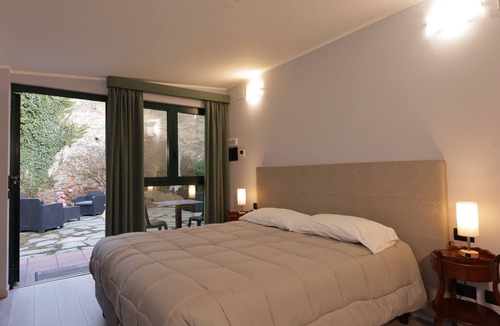 Albate Hotel | HOTEL LOCANDA DELL'OCA BIANCA