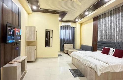 Jabalpur Hotel | Hotel Lotus Stay INN