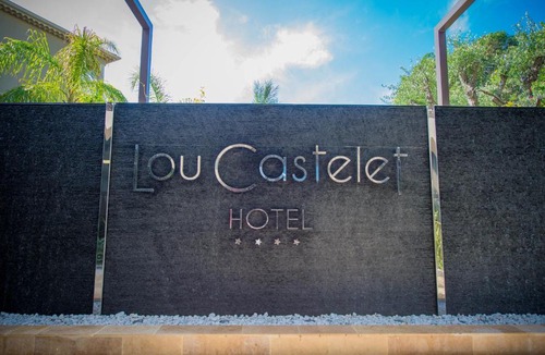 Carros Hotel | Hotel Lou Castelet