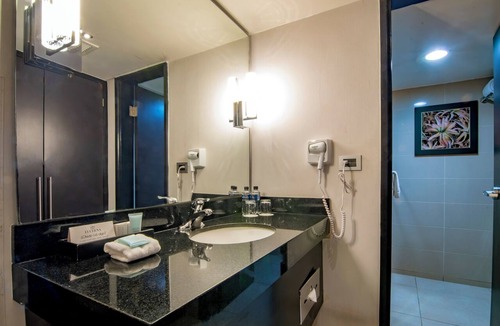 Zona Rio Hotel | Hotel Lucerna Tijuana