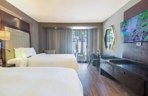 Zona Rio Hotel | Hotel Lucerna Tijuana