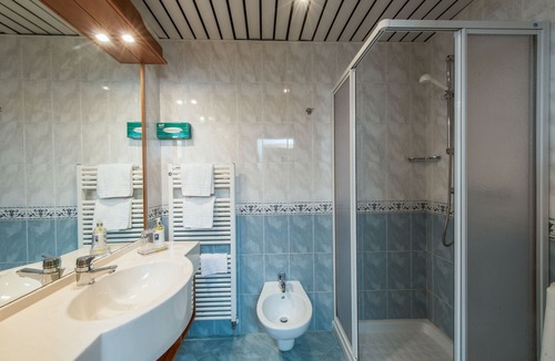 Barco Hotel | Hotel Lucia