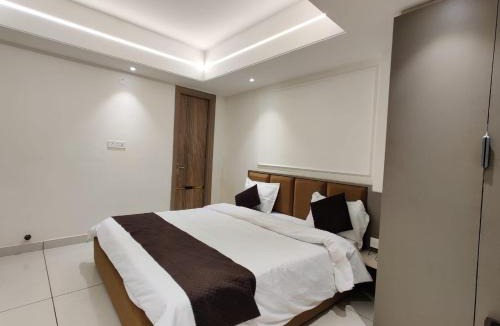 Pathankot Hotel | Hotel M K