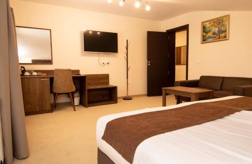 Samokov Hotel | Hotel Malyovitsa