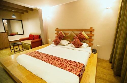 Ooty Hotel | Hotel Maneck Residency