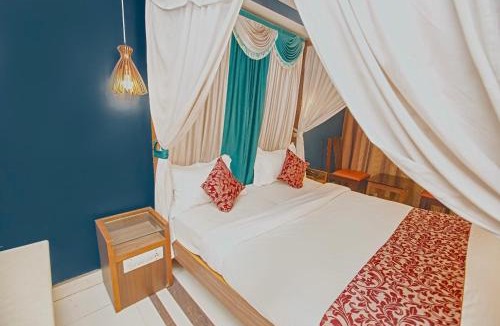 Ooty Hotel | Hotel Maneck Residency